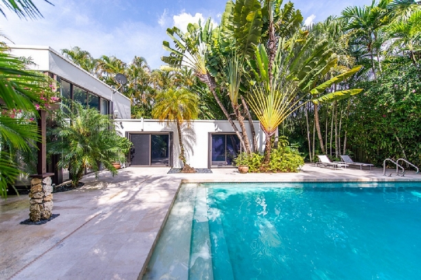 Coconut Grove single-family market