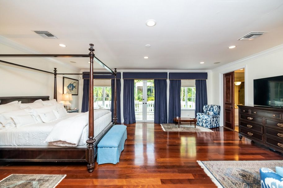 6 Bedroom/6.5 Bathroom + Office
