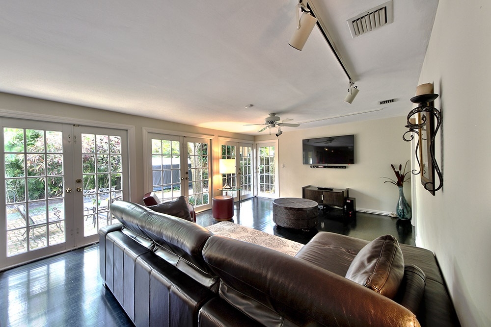 Large Corner Lot in South Grove with 4 Bedrooms and 3 Baths