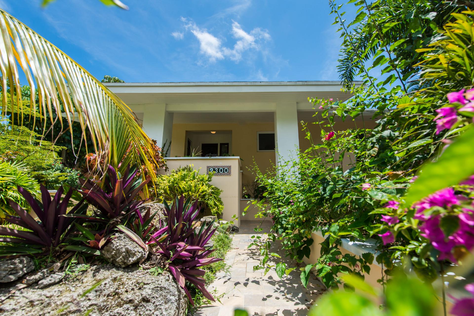 2300 Tigertail Ct in North Grove