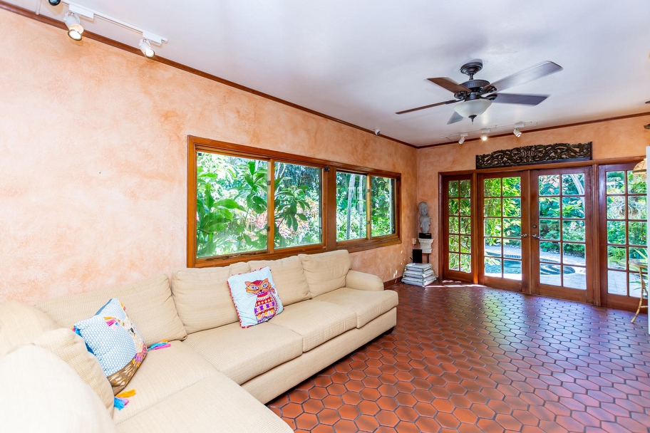 321 Manor Place