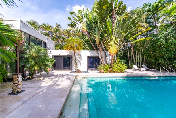 list of the top ten sold in Coconut Grove