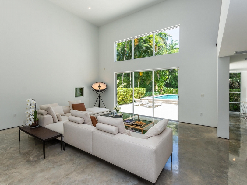3550 Avocado Ave in Coconut Grove
