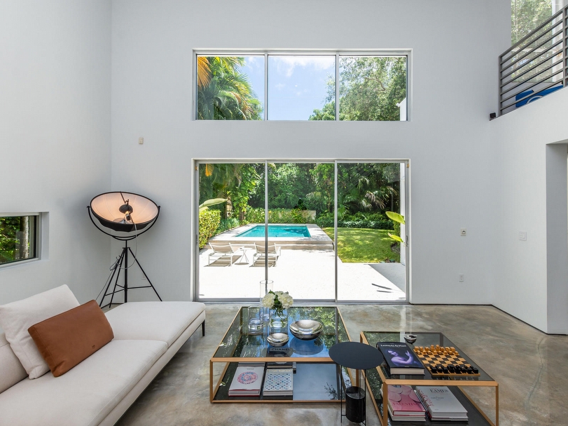 3550 Avocado Ave in Coconut Grove