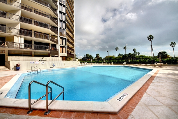2901 S Bayshore Drive 11A