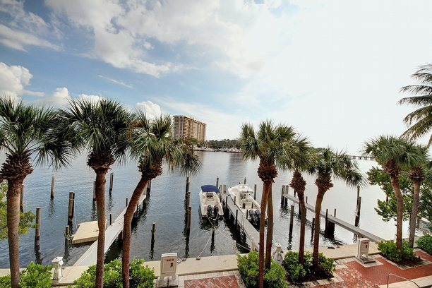 1700 Bayshore Lane