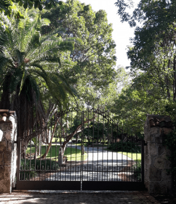 gate