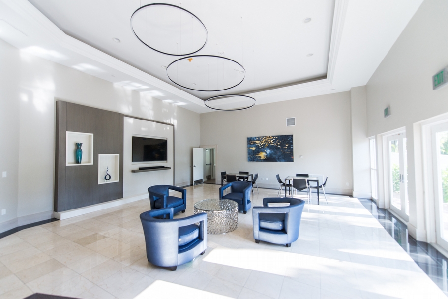 2645 S Bayshore Dr