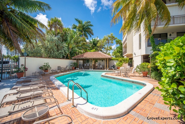 1632 S Bayshore court