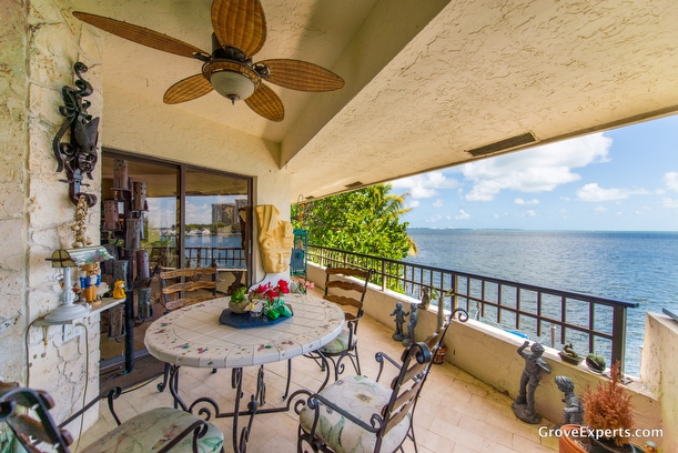 1632 S Bayshore court