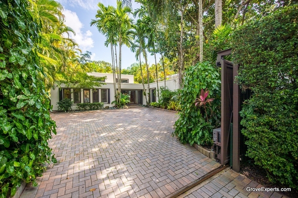 single-family home market in Coconut Grov