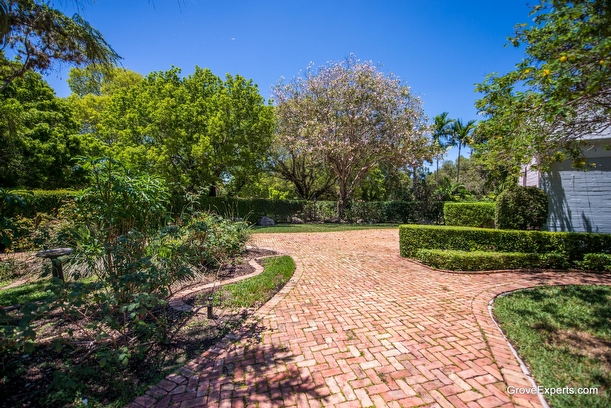 4155 Kiaora Street in Coconut Grove