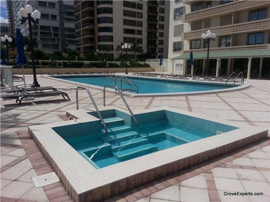 10185 Collins Avenue Unit PH23