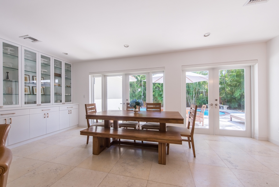 328 Manor Place