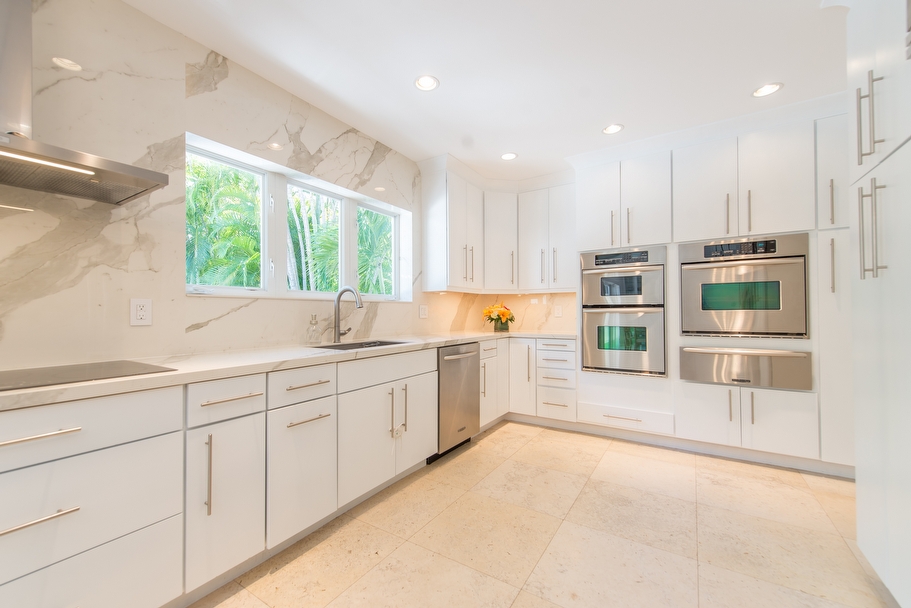 328 Manor Place