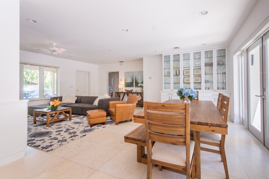 328 Manor Place
