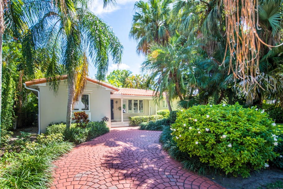 328 Manor Place