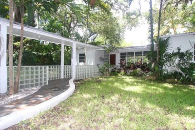 Property on Huge Lot in North Grove